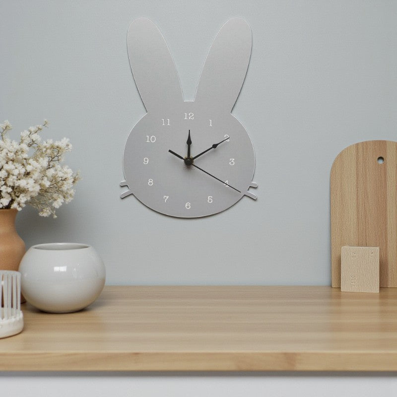 Originelle Kinder-Wanduhr für Spielzimmer und spielerisches Lernen