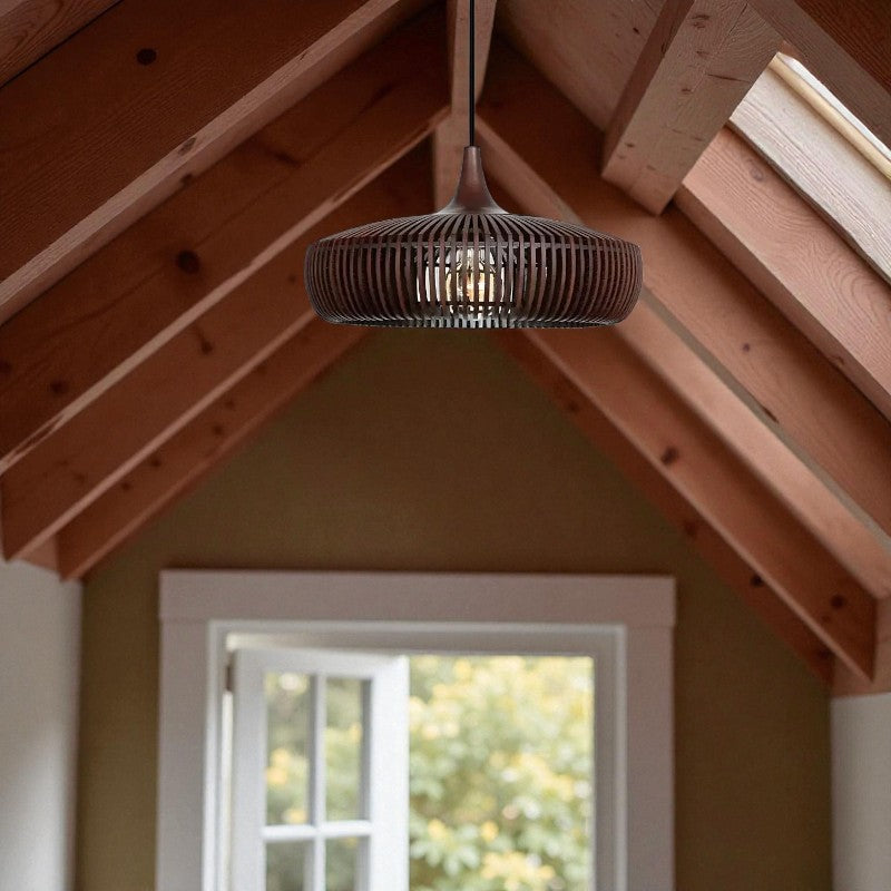 Holz-Pendelleuchte für eine warme und friedliche Atmosphäre