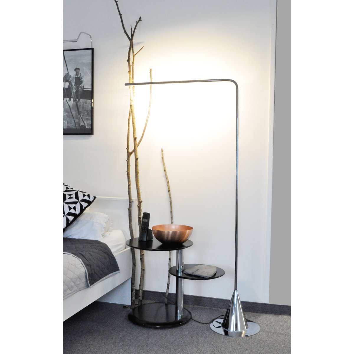 Betec - Acus Stehleuchte mit Messing-Lichtnadel