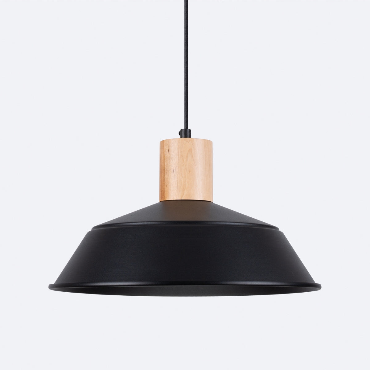 Stella - Schwarze Pendelleuchte mit Holzelementen