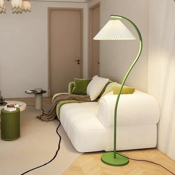 Stela - LED-Stehleuchte aus Stoff mit Plissee-Design