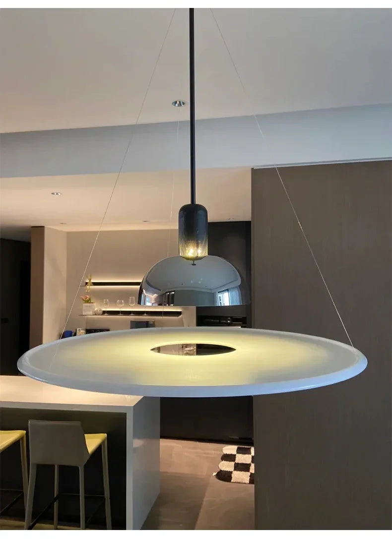 Minimalistische - Designer-Pendelleuchte aus Metall