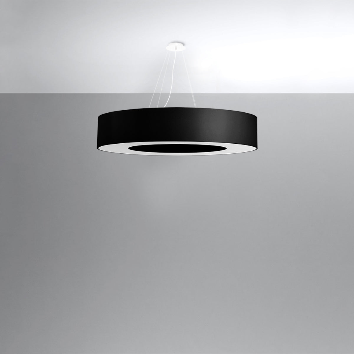 Zarter - schwarzer Kronleuchter, 90 cm, im Ringdesign