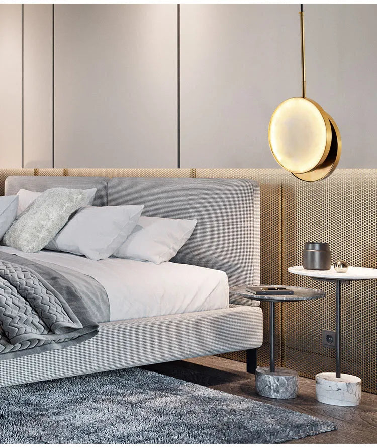 Luzana - Runde Marmor-Wandleuchte mit Kupferfinish in Gold