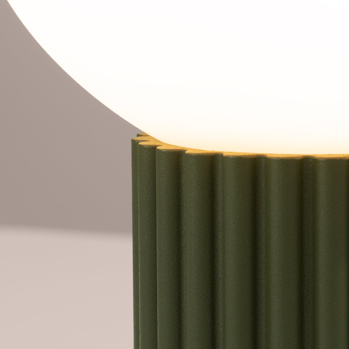 HALO - Tischlampe HALO olivgrün