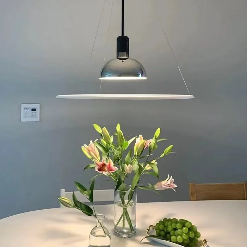 Minimalistische - Designer-Pendelleuchte aus Metall