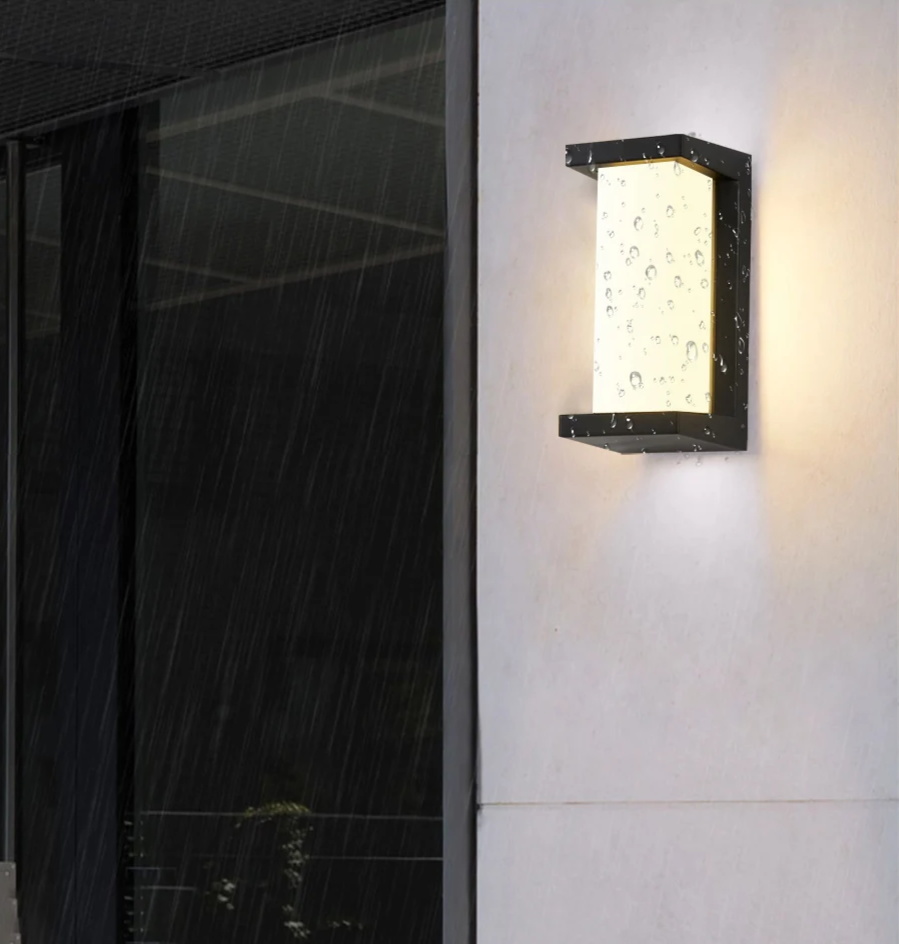 Natura - IP65 LED-Außenwandleuchte mit Radarsensor