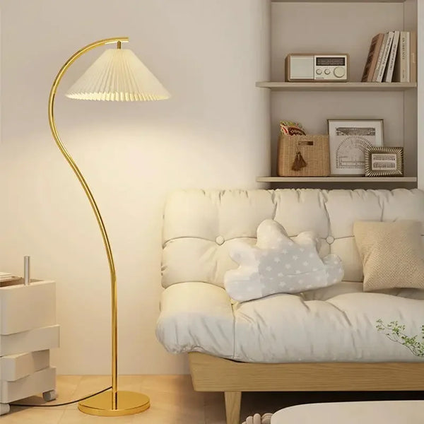 Stela - LED-Stehleuchte aus Stoff mit Plissee-Design
