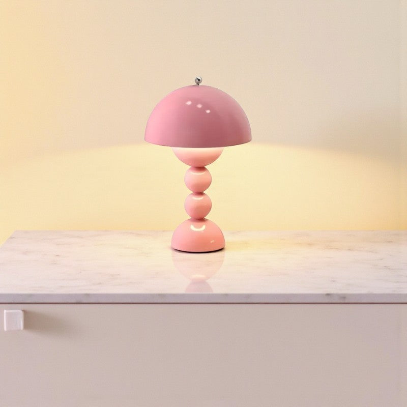 Kabellose LED-Tischlampe mit skandinavisch inspiriertem Design für moderne Wohnräume