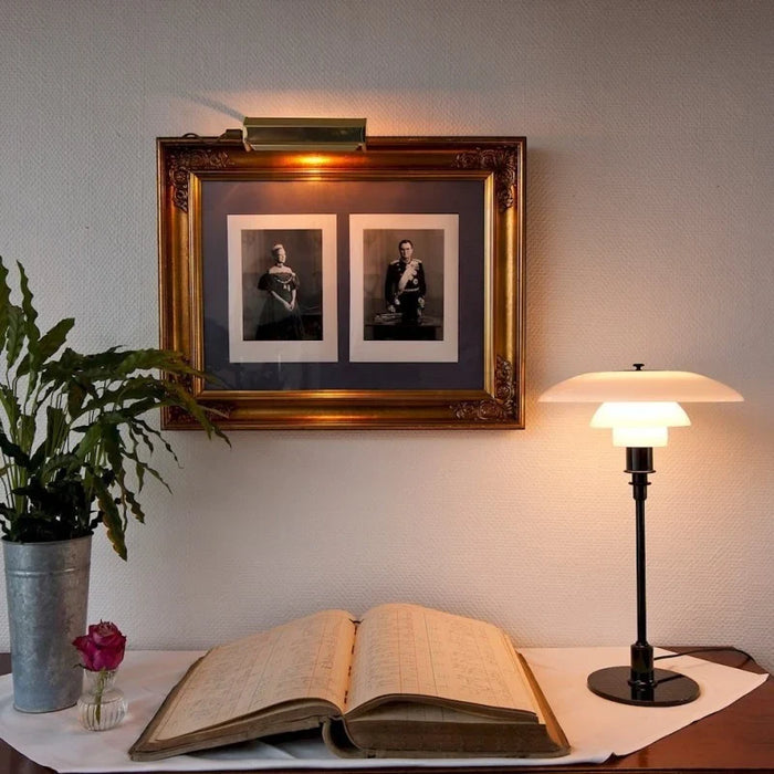 Mesalux - Design Tischlampe Metall & Opalglas