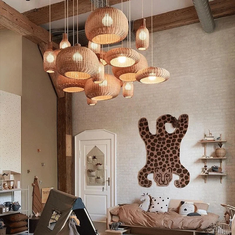 Handgeflochtene - Rattan-Pendelleuchte in Boho-Beige