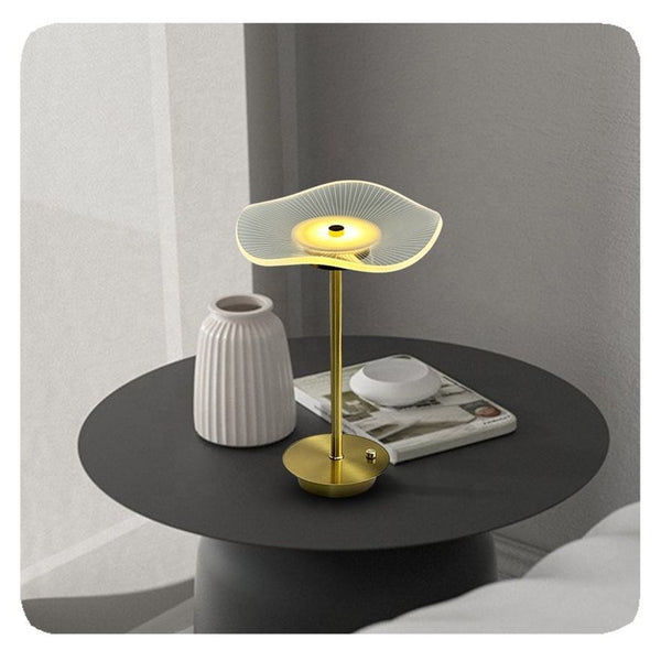 Studio - Moderne LED-Tischleuchte für Schlafzimmer &