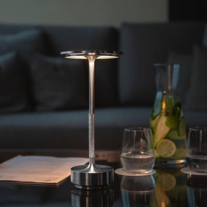 Pivo - Elegante LED-Tischleuchte aus gebürstetem Aluminium