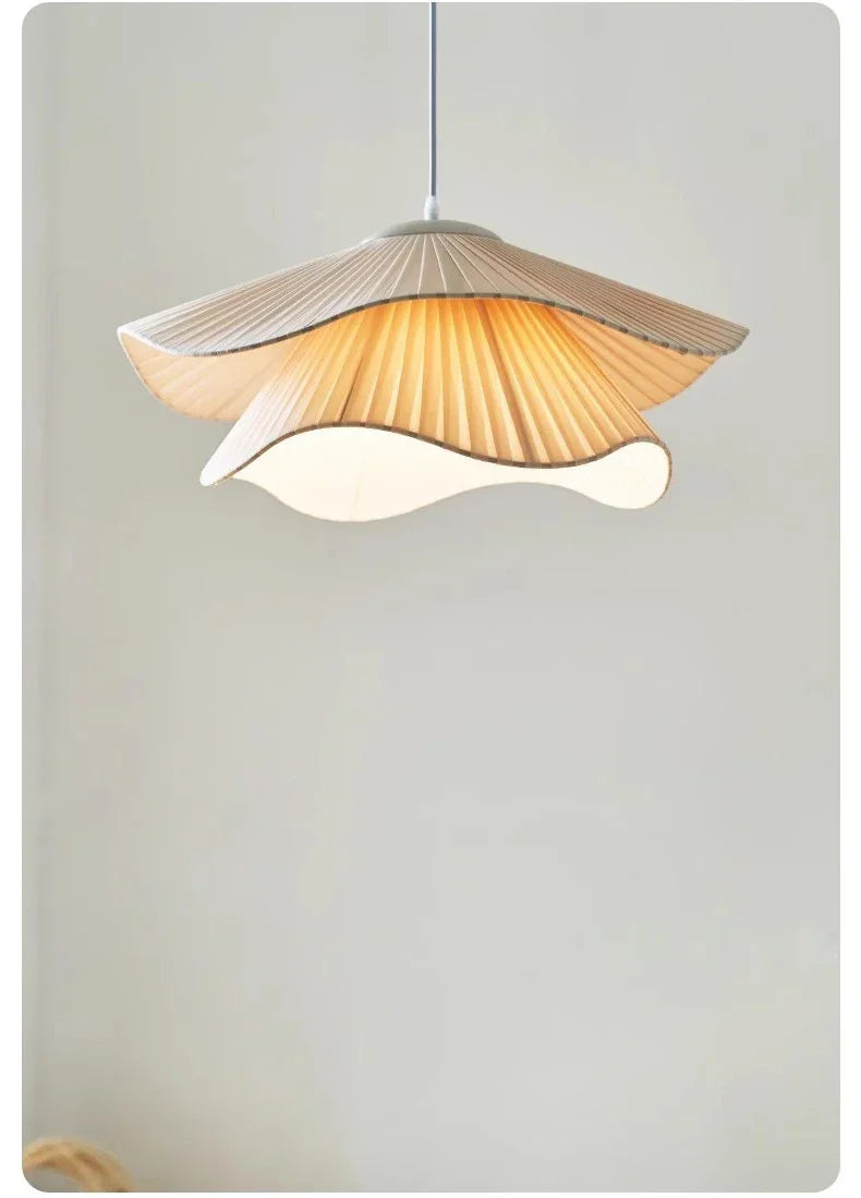 Nordische - LED-Pendelleuchte mit Stoffschirm und