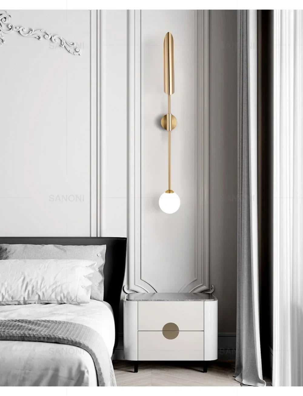 Lateralis - Goldene Wandleuchte mit klarem Glasschirm und