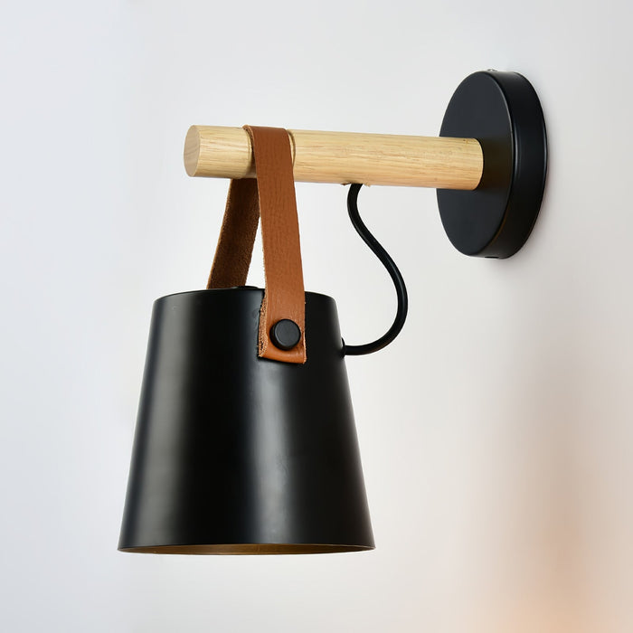 Konische - Wandleuchte aus Holz