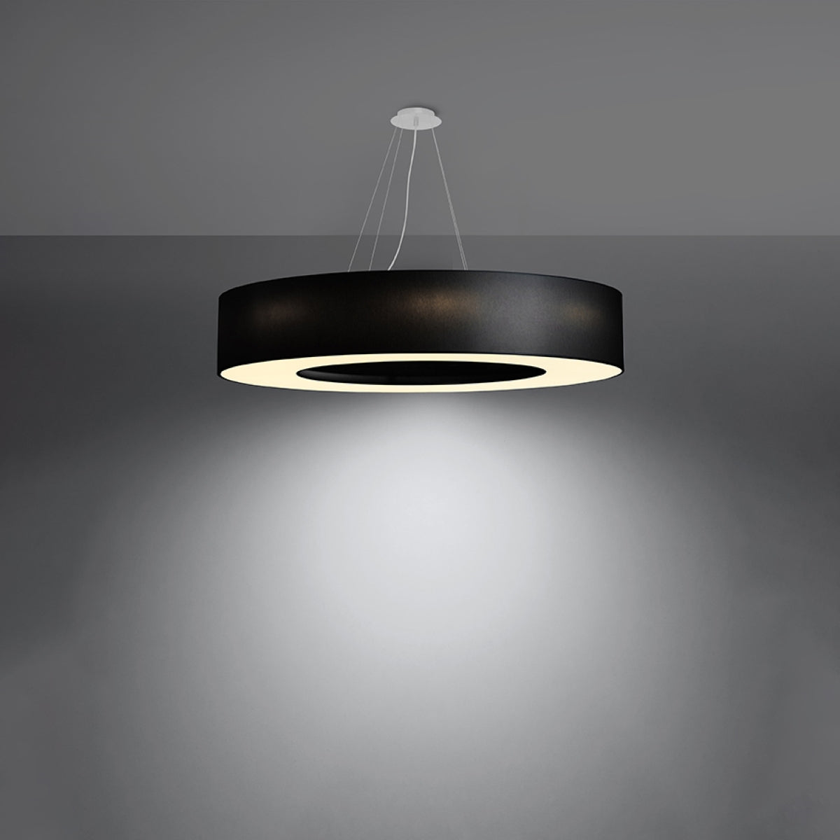 Zarter - schwarzer Kronleuchter, 90 cm, im Ringdesign