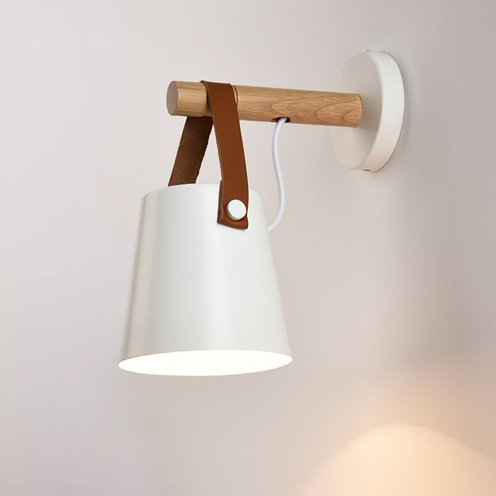 Konische - Wandleuchte aus Holz