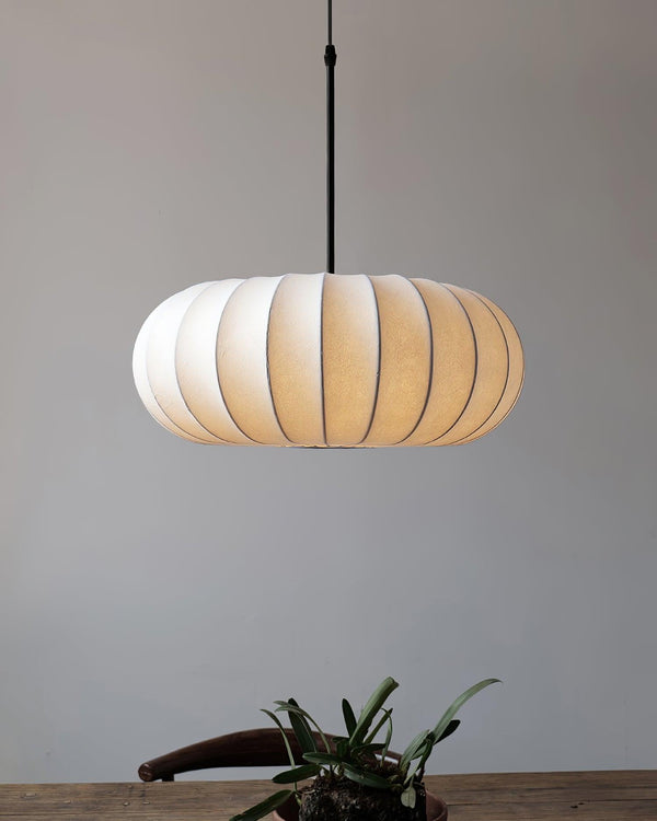 Lumio - Wabi-Sabi-Pendelleuchte aus Stoff und Seide