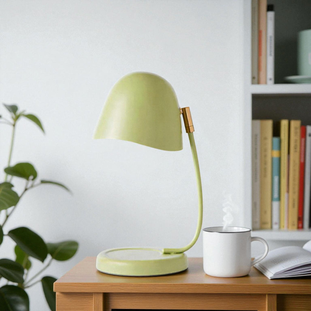 Metall-Tischlampe mit Kerzenhalter für elegante und gemütliche Innenbeleuchtung