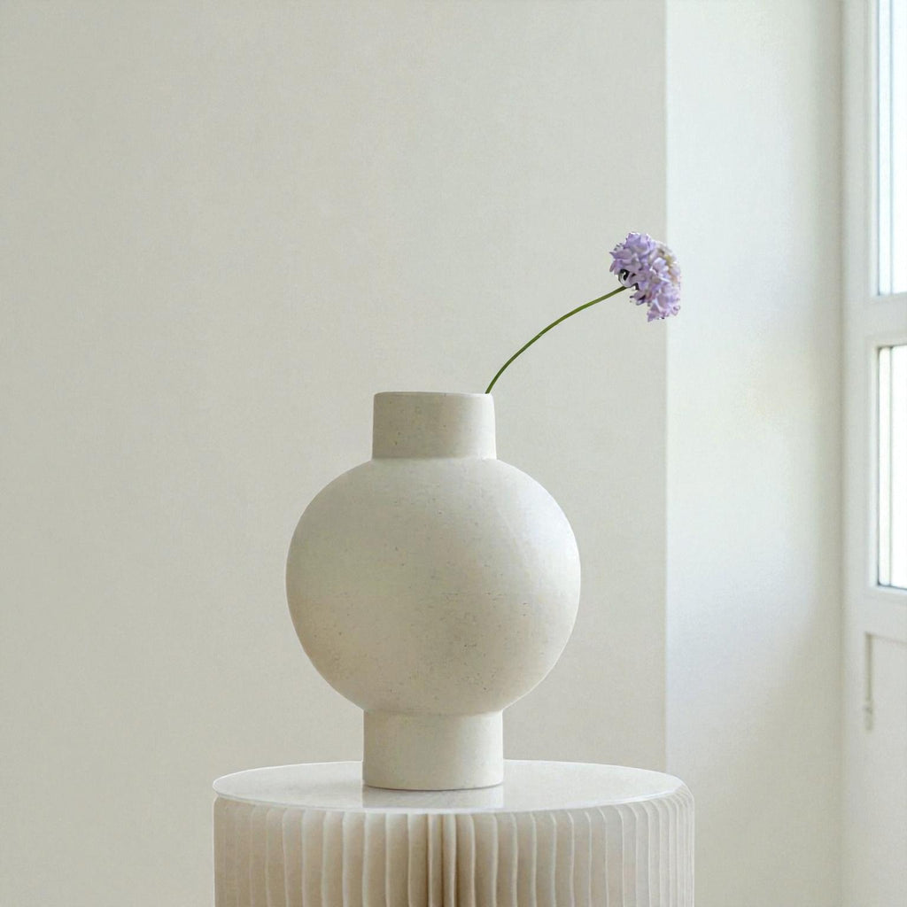 Zeitlose matte Keramik-Dekovase für elegante und stilvolle Wohnraumgestaltung