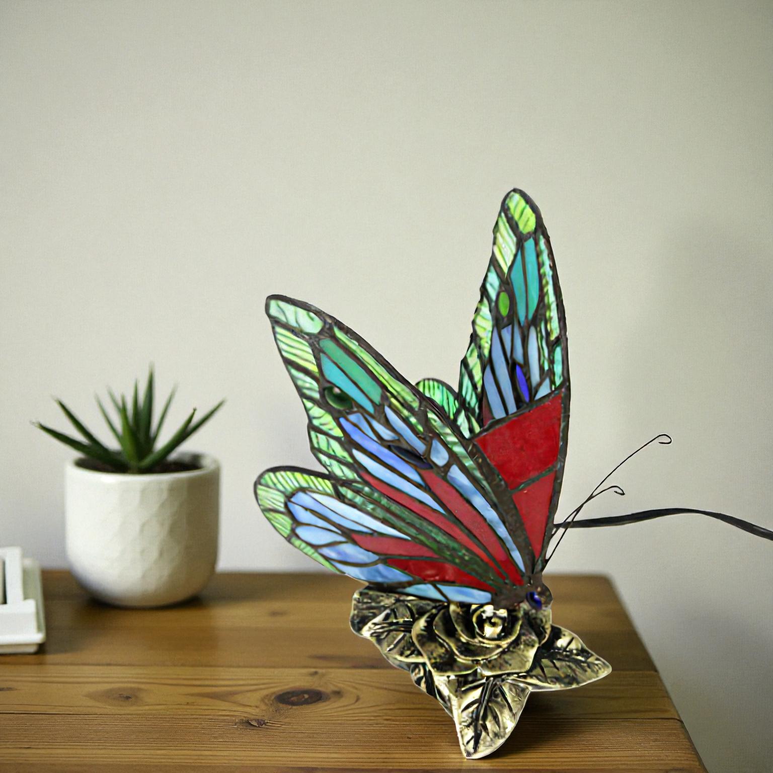 Tiffany-Glas-Schmetterlings-Nachtlampe für bunte, dekorative und stimmungsvolle Beleuchtung