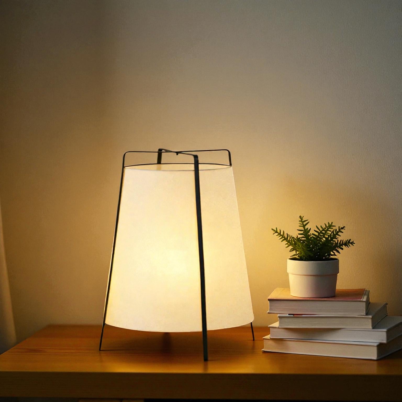 LED-Tischlampe mit Stoffschirm für warmes und sanftes Stimmungslicht