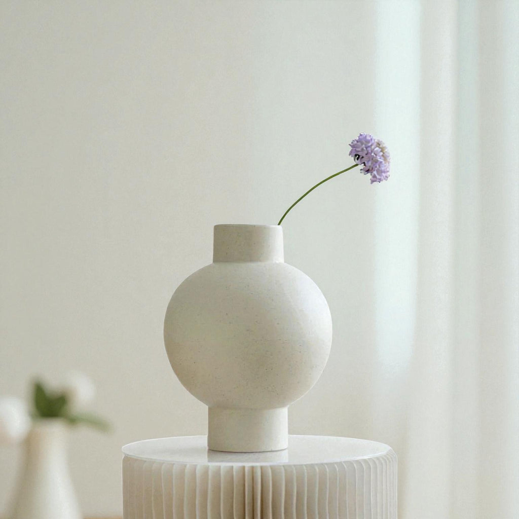 Zeitlose matte Keramik-Dekovase für elegante und stilvolle Wohnraumgestaltung