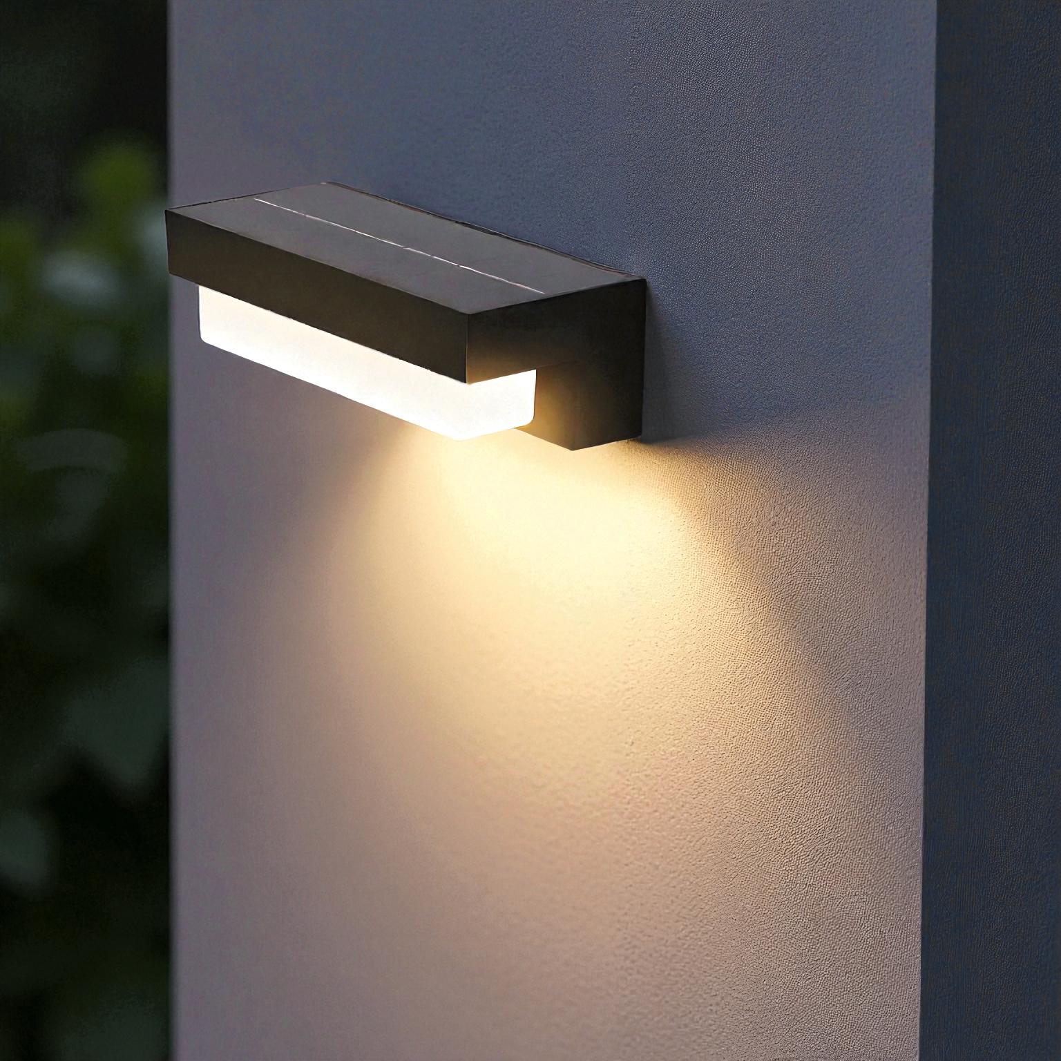 Lineare LED-Wandleuchte für den Außenbereich mit Fernbedienung