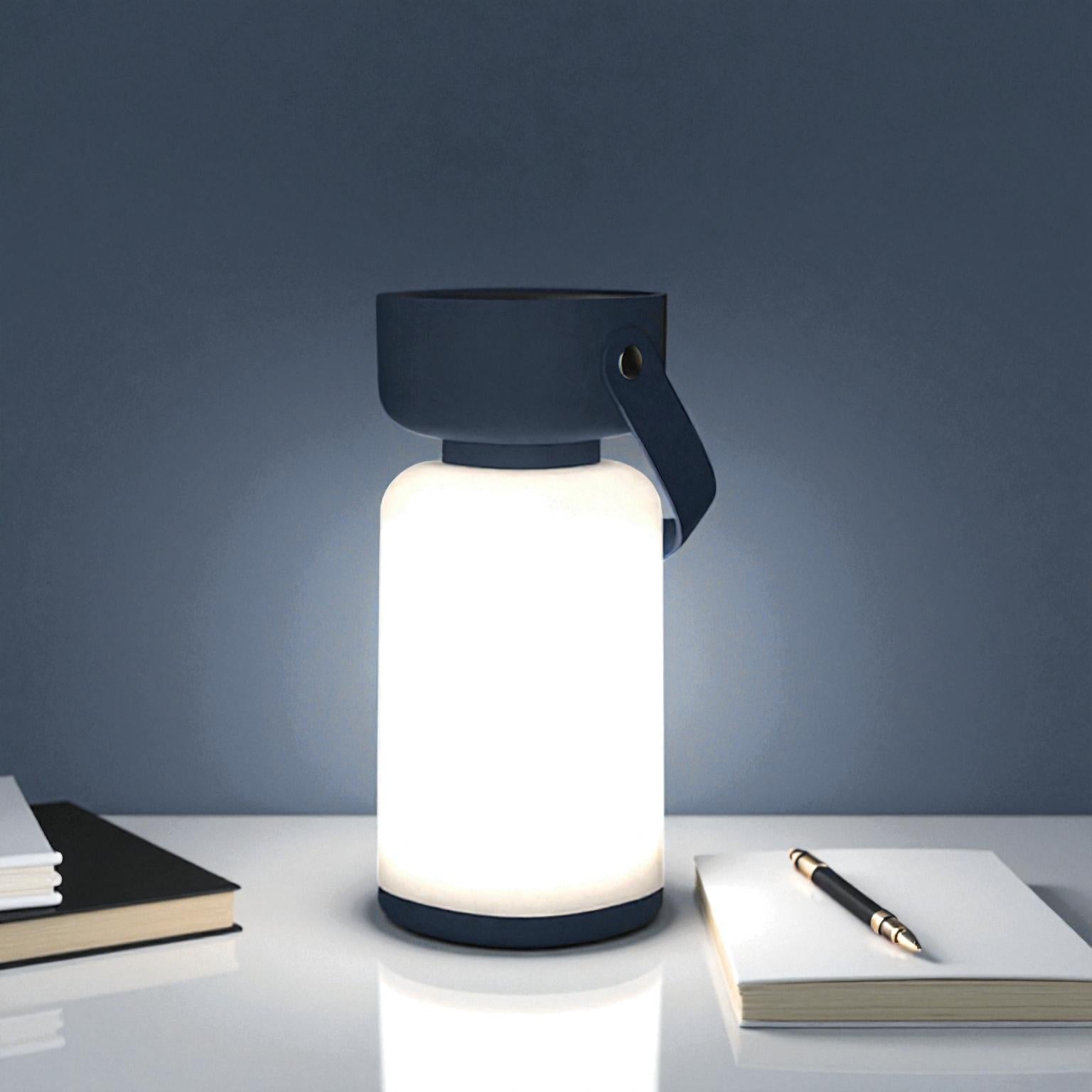 Wasserdichte tragbare LED-Tischlampe mit zylindrischem Design für Innen & Außen