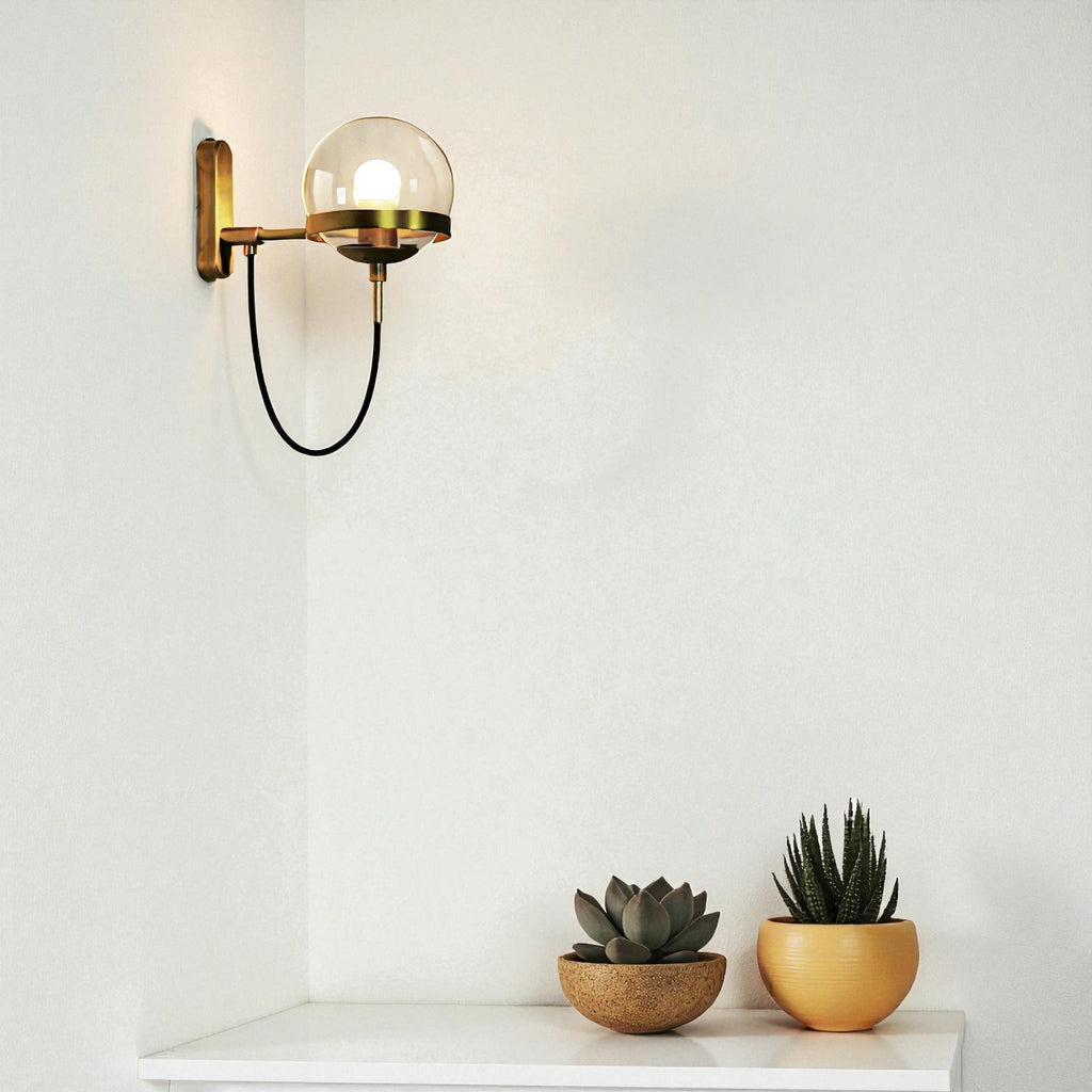 Industrielle Wandlampe aus Eisen und Glas für stilvolle, funktionale Beleuchtung