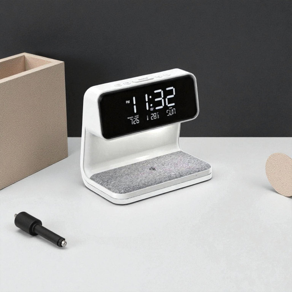 3 in 1 Nachtlicht mit kabellosem Ladegerät und Digitaluhr  Multifunktionale Nachttischlampe