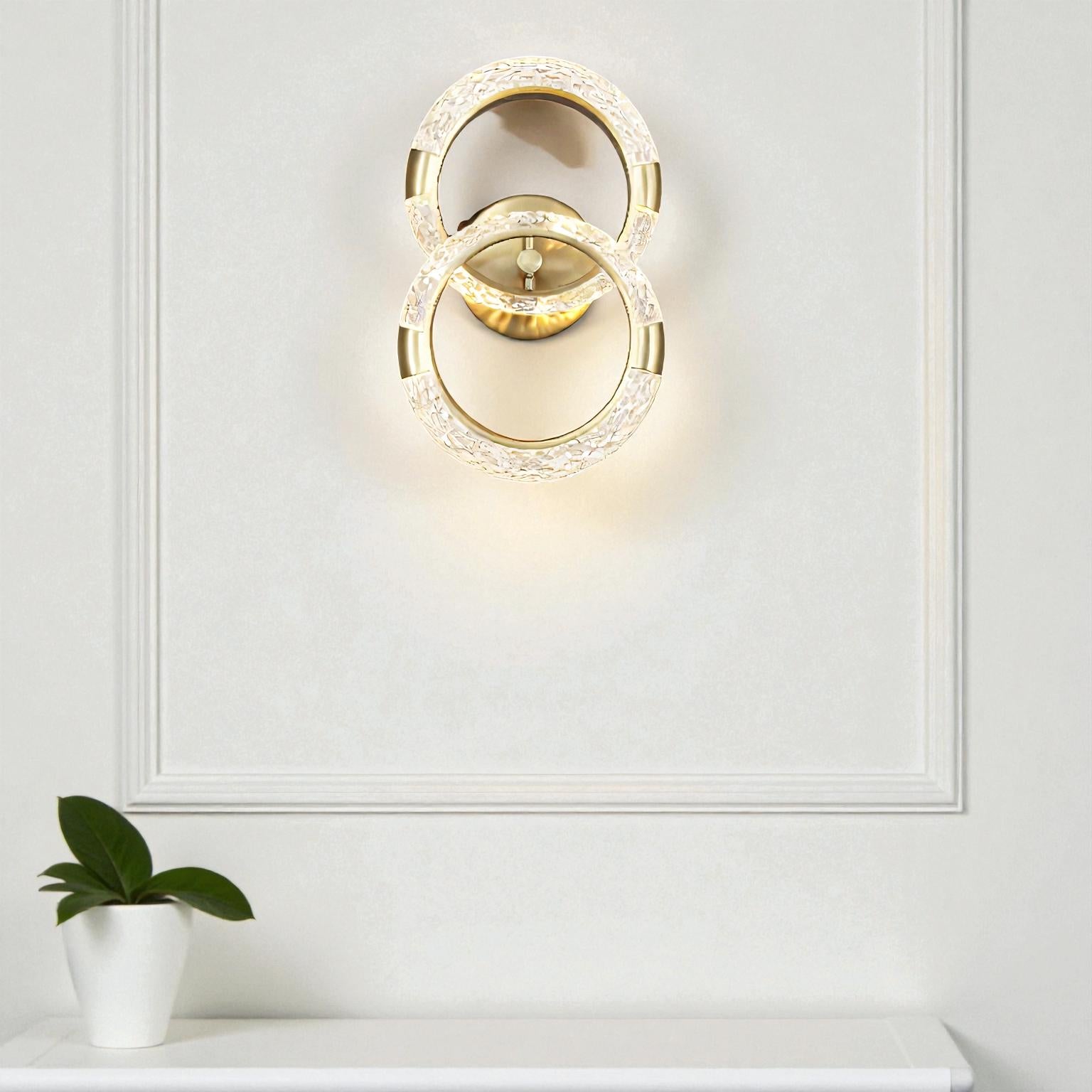 Runde LED-Wandleuchte mit Gold-Finish für warmes und modernes Stimmungslicht