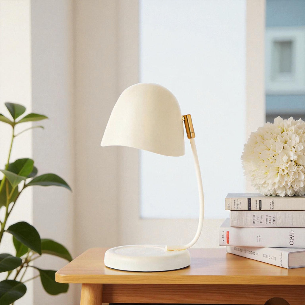 Metall-Tischlampe mit Kerzenhalter für elegante und gemütliche Innenbeleuchtung