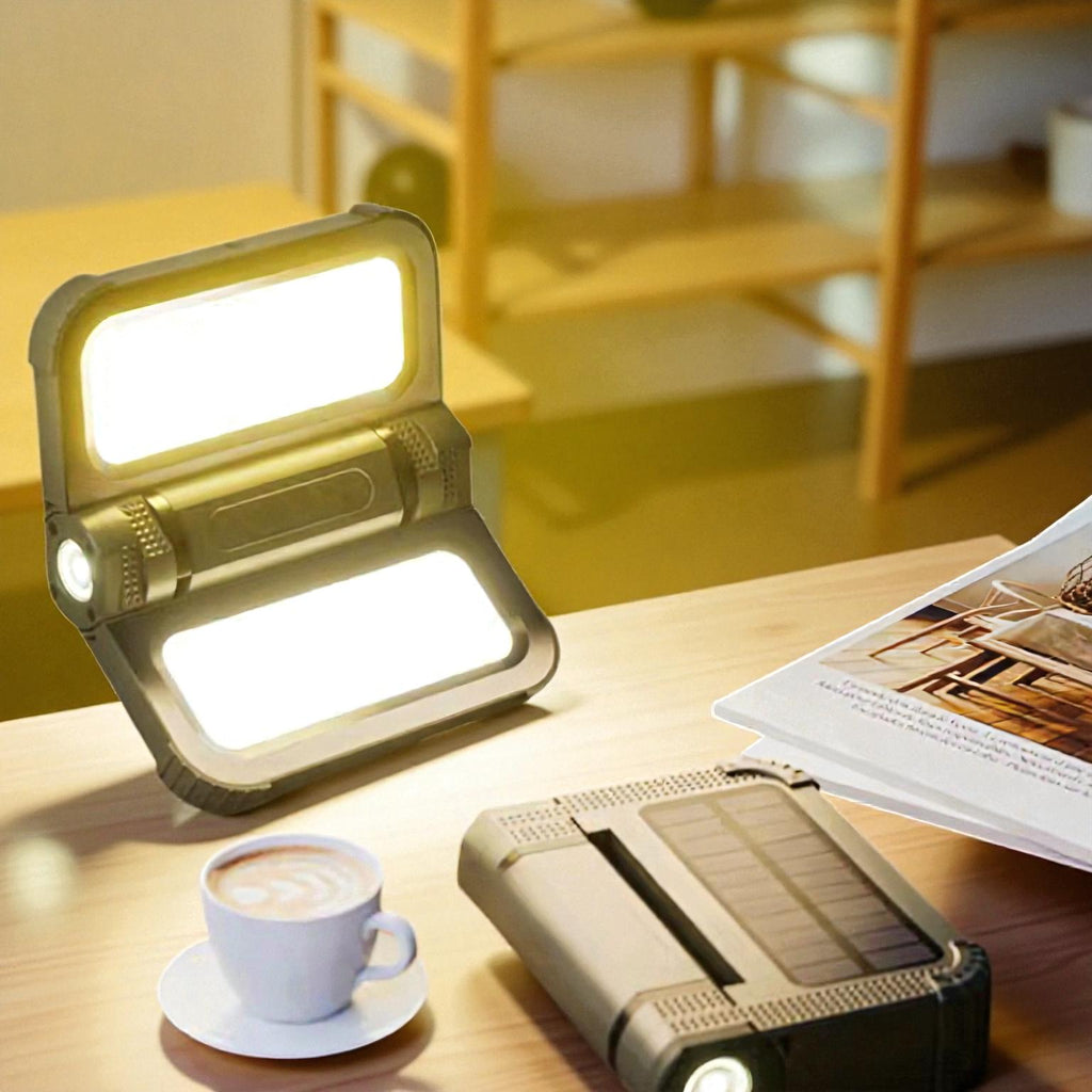 LED-Campinglampe mit 2000 Lumen Flutlicht und zwei Lademöglichkeiten