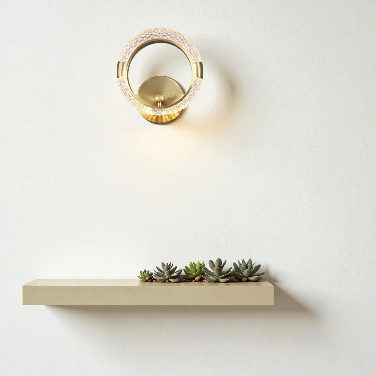 Runde LED-Wandleuchte mit Gold-Finish für warmes und modernes Stimmungslicht