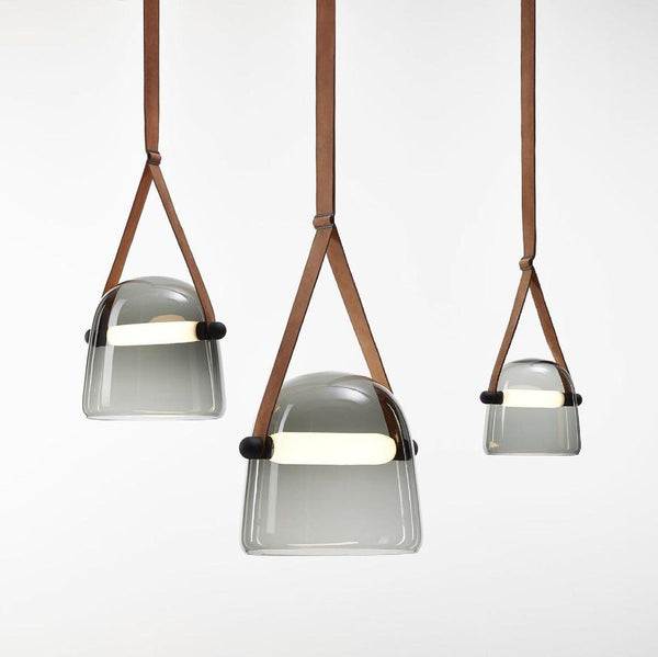 Claria - Elegante Pendelleuchte mit Glas und Tragegurt