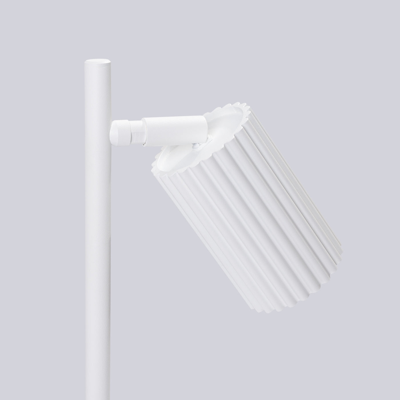 Lino - Tischlampe weiß im geriffelten Röhrendesign