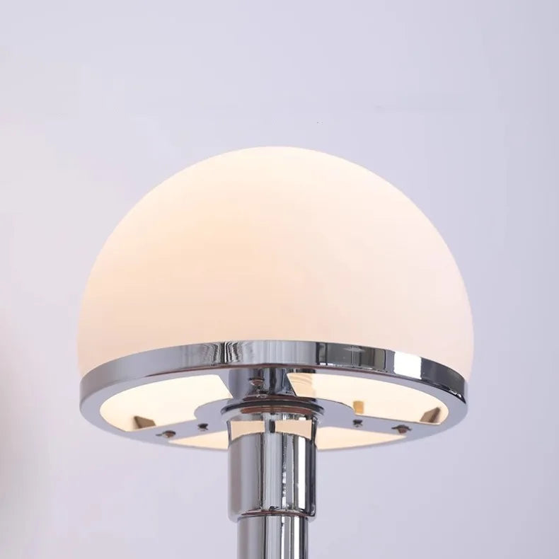 Focalia - Bauhaus Tischlampe mit Mattglaskugel