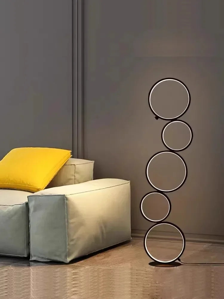 Nordische - LED-Stehleuchte, 5-Ring-Dimmfunktion