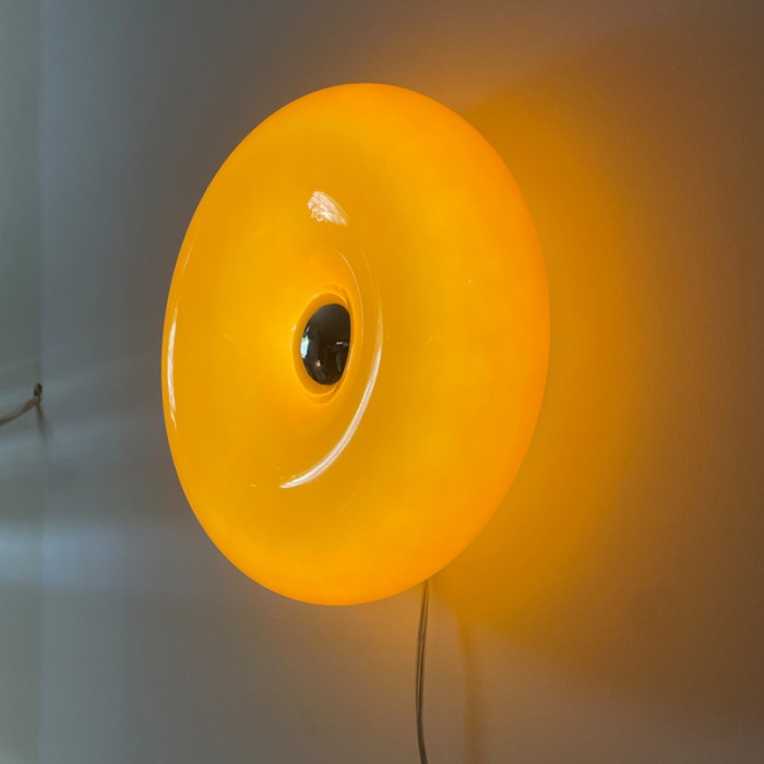 Luara - Bauhaus Donut Wand- und Tischleuchte aus Glas/Metall