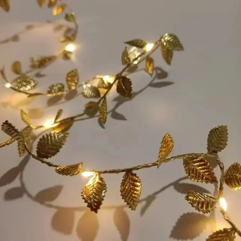 Twinkla - Goldene LED Blätter-Lichterkette batteriebetrieben
