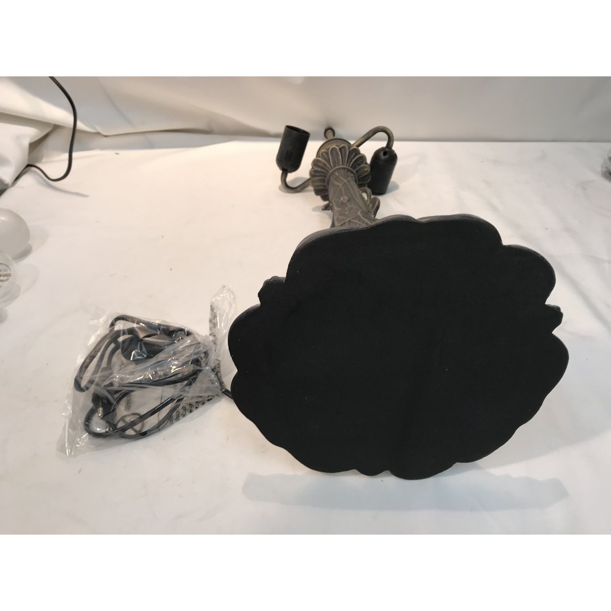 Alexandra - Lighting -Foma Tischleuchte mit Tiffany-Schirm