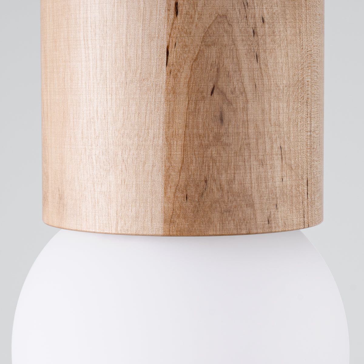 Stella - Deckenleuchte aus Holz