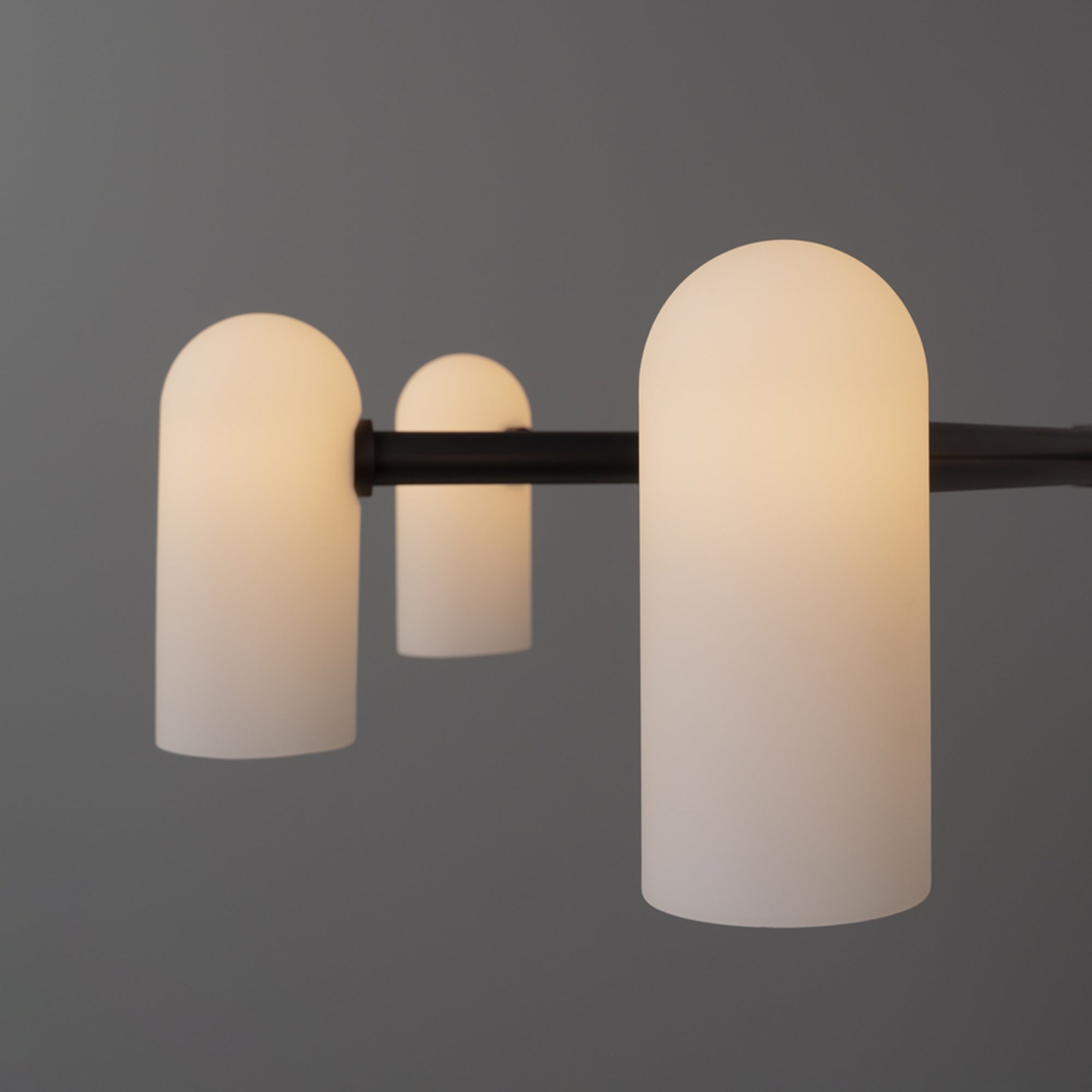 Rondea - Runder Kronleuchter, Metall/Glas