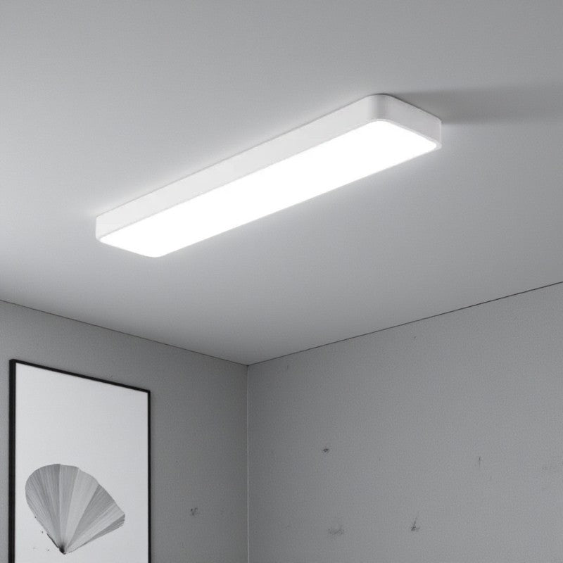 Deckenlampe mit minimalistischem Design und einstellbarer Helligkeit