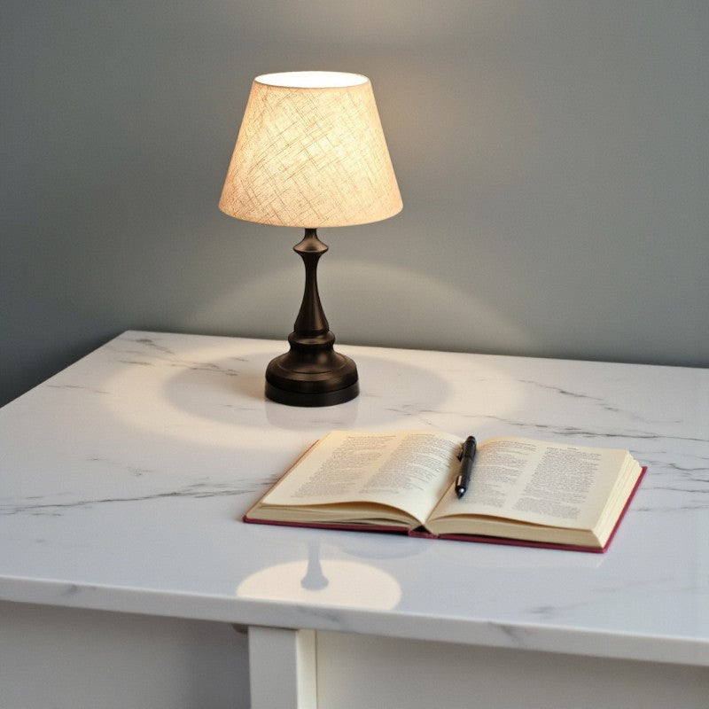 LED-Tischlampe für Schreibtisch und Innenbereich mit einstellbarer Helligkeit