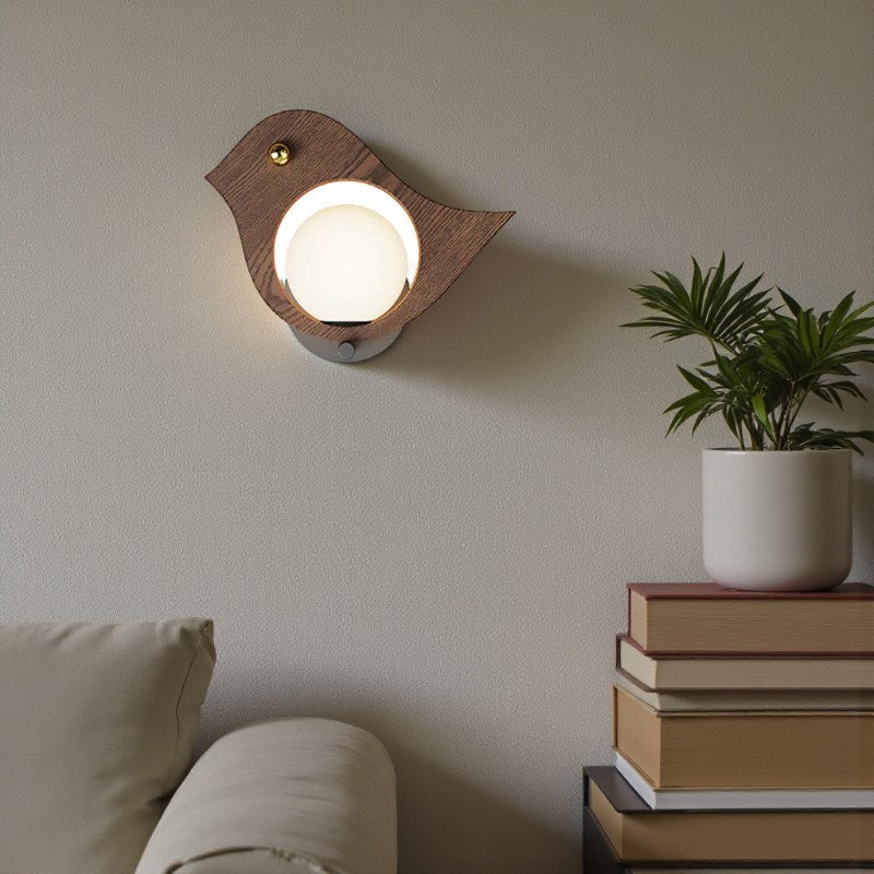 Vogelinspirierte Wandleuchte aus Massivholz mit LED für Stilvolle Innenbeleuchtung