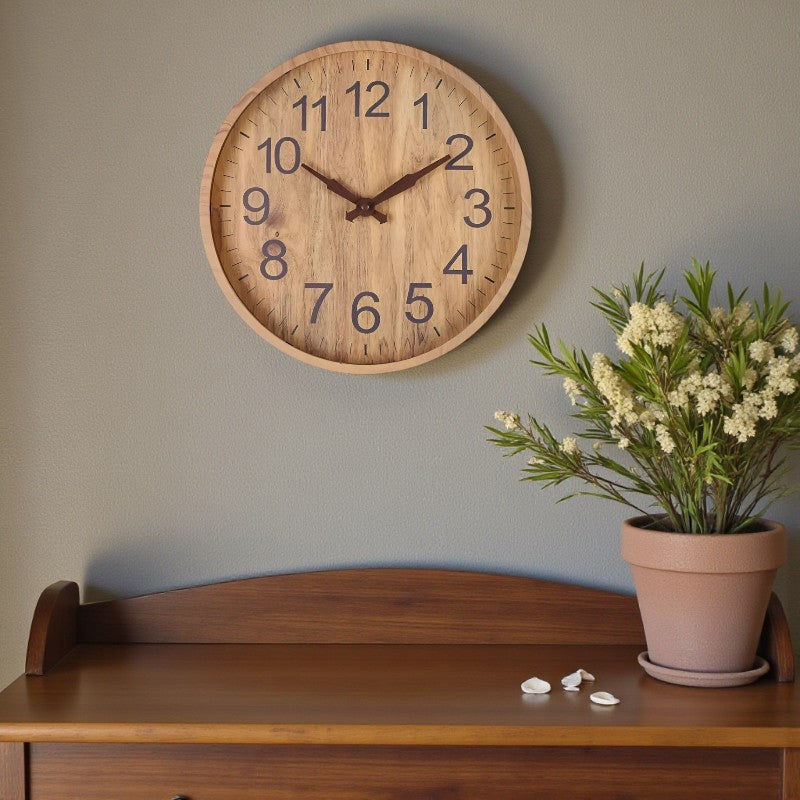 Runde Wanduhr mit digitaler Anzeige und stilvolle Wohnraumdekoration