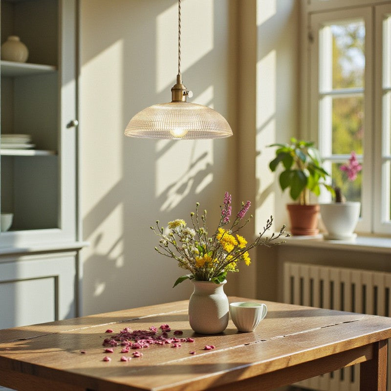 Deckenpendelleuchte mit geriffeltem Glaslampenschirm für Innenbeleuchtung